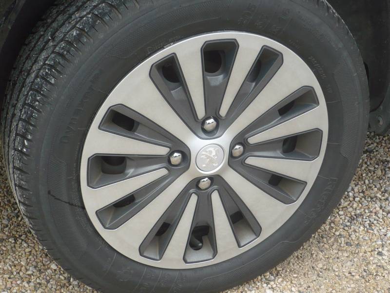 PEUGEOT 2008 B HDI 100 CV BUSINESS OCCASION PAS CHERE A VENDRE A EGUILLES