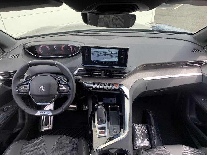 PEUGEOT 3008 GT BOITE AUTO ESSENCE NEUF DISPO A VENDRE A  EGUILLES
