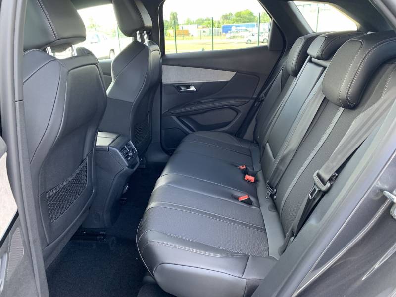 PEUGEOT 3008 GT BOITE AUTO ESSENCE NEUF DISPO A VENDRE A  PUYRICARD