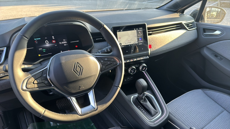 RENAULT CLIO 5 NEUVE BOITE AUTO ESSENCE DISPO A VENDRE A AUBAGNE