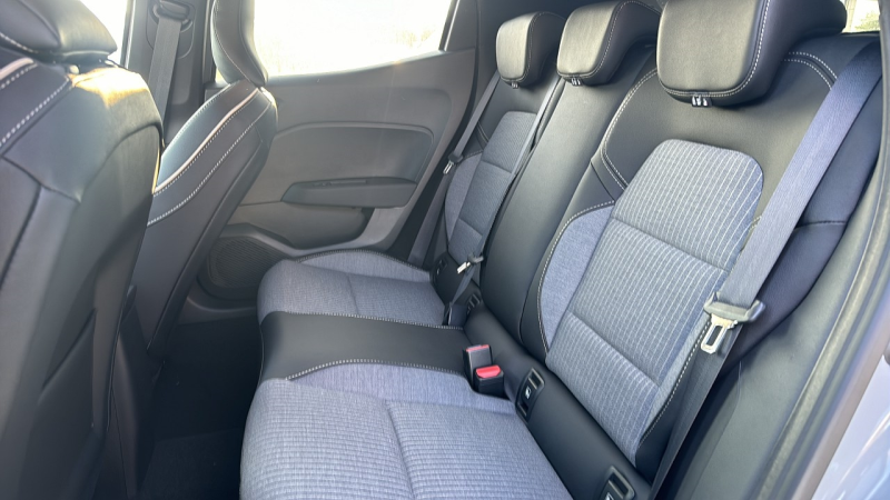 RENAULT CLIO 5 NEUVE BOITE AUTO ESSENCE DISPO A VENDRE A SAINT MAXIMIN LA SAINTE BAUME