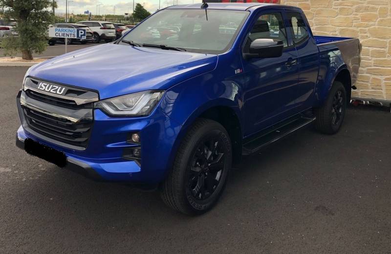ISUZU D MAX DIESEL BOITE AUTO NEUF DISPO A VENDRE A  AIX EN PROVENCE