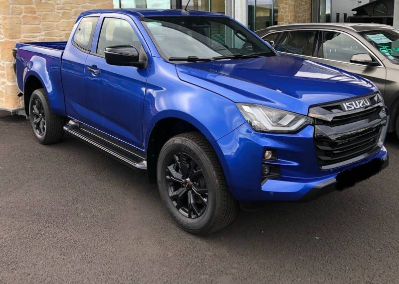 ISUZU D MAX DIESEL BOITE AUTO NEUF DISPO A VENDRE A  MARSEILLE