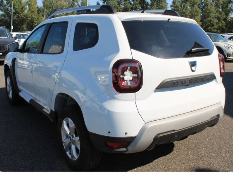 DUSTER ESSENCE A VENDRE A EGUILLES