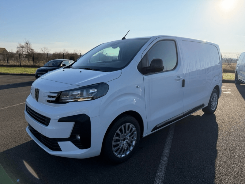 peugeot expert fg b-hdi 180cv boite auto 3 place neuf dispo a vendre a marseille