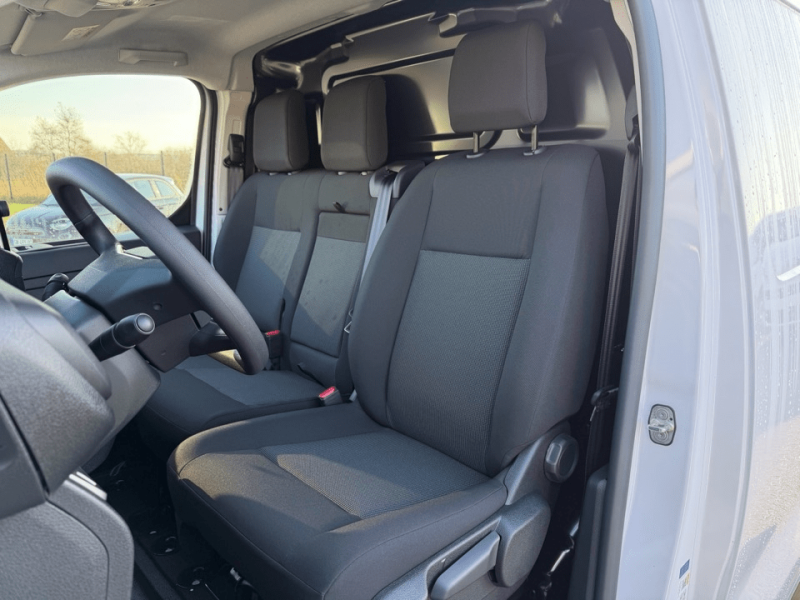 peugeot expert fg b-hdi 180cv boite auto 3 place neuf dispo a vendre a marseille provenc aeroprt