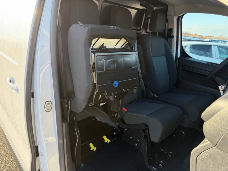 peugeot expert fg b-hdi 180cv boite auto 3 place neuf dispo a vendre a vitrolles