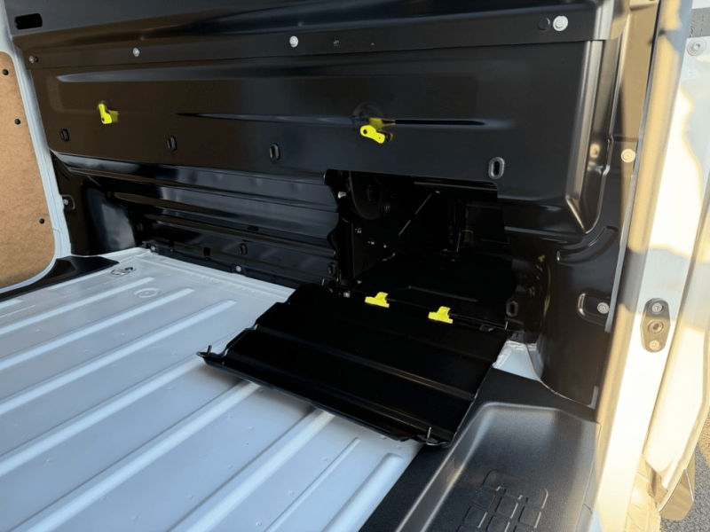 peugeot expert fg b-hdi 180cv boite auto 3 place neuf dispo a vendre a salon de provence 