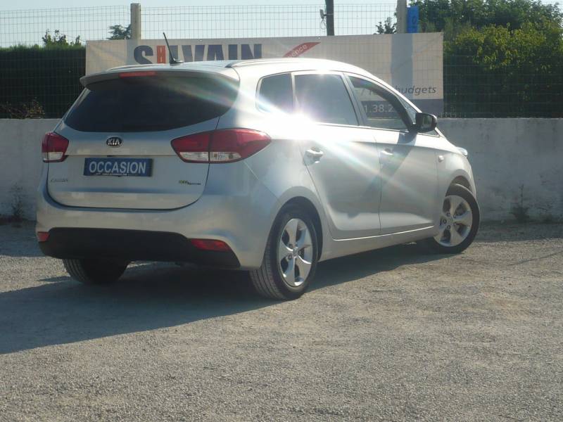 KIA CARENS A VENDRE A VENELLES