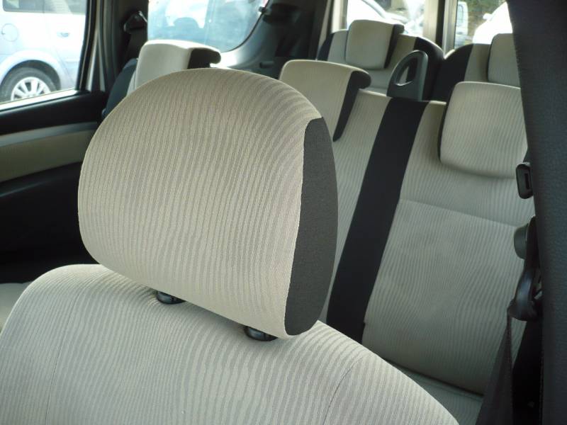 logan 7 places a vendre a toulon