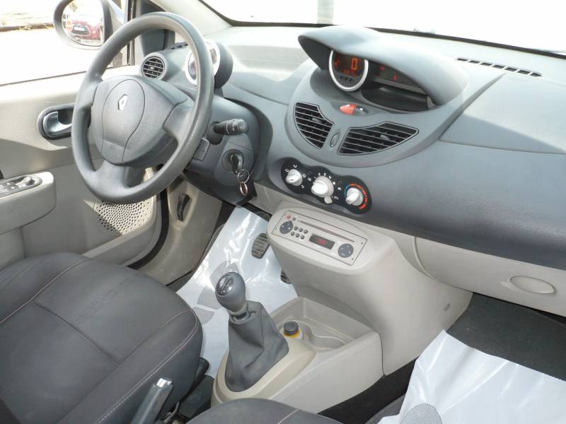 RENAULT TWINGO II OCCASION A VENDRE PAS CHERE A PERTUIS