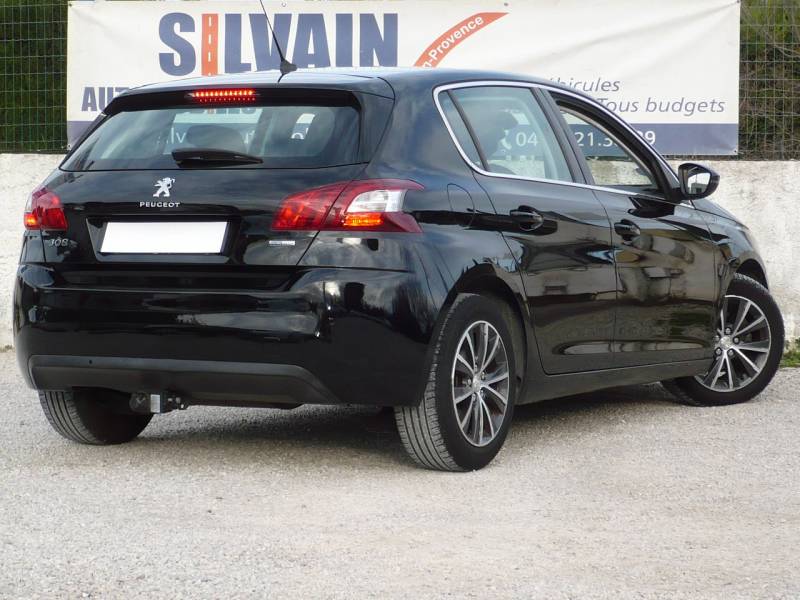 PEUGEOT 308 ESSENCE OCCASION PAS CHERE A VENDRE A AIX LES PLATANES