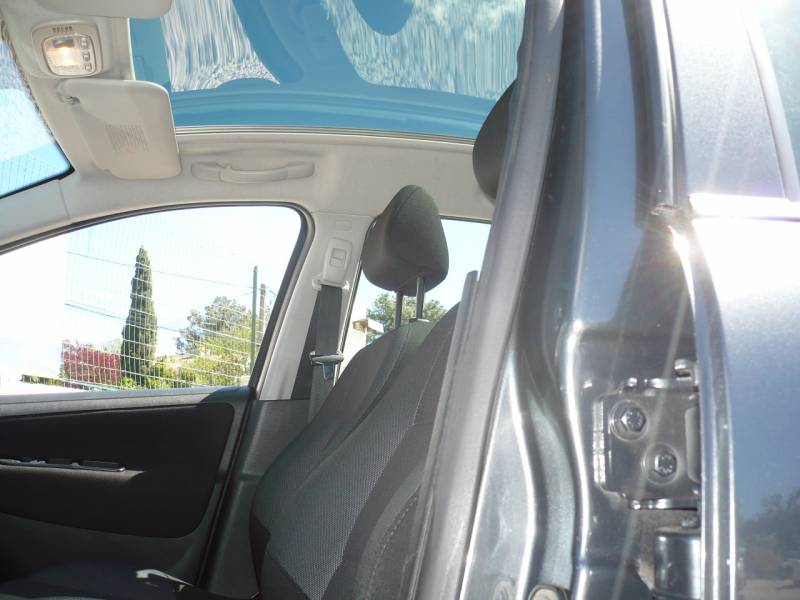 PEUGEOT 207 SW 1.6L HDI 92 OCCASION FAIBLE KMS PAS CHERE A VENDRE A  PERTUIS