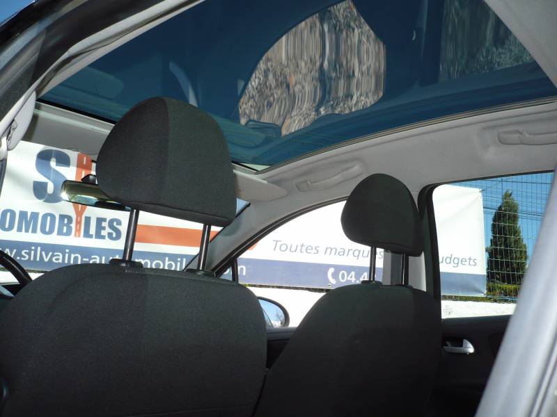 PEUGEOT 207 SW 1.6L HDI 92 OCCASION FAIBLE KMS PAS CHERE A VENDRE A  SALON DE PROVENCE