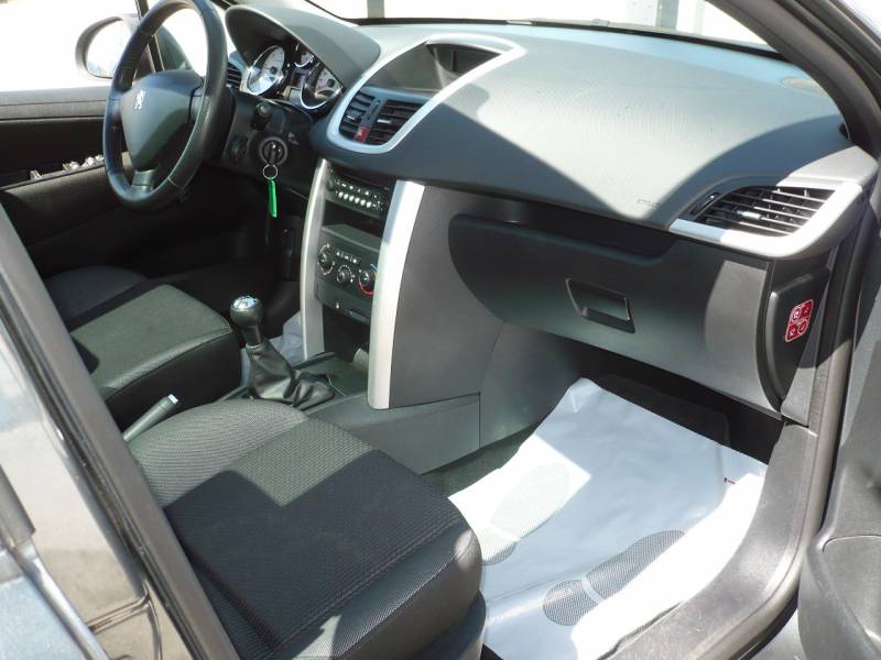 PEUGEOT 207 SW 1.6L HDI 92 OCCASION FAIBLE KMS PAS CHERE A VENDRE A  PUYRICARD