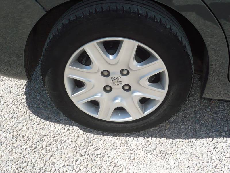 PEUGEOT 207 SW 1.6L HDI 92 OCCASION FAIBLE KMS PAS CHERE A VENDRE A  AIX LES PLATANES