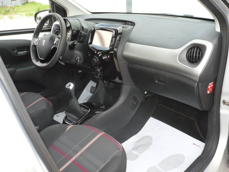 PEUGEOT 108 ESSENCE 82 CV  ALLURE FAIBLE KMS OCCASION A VENDRE A EGUILLES