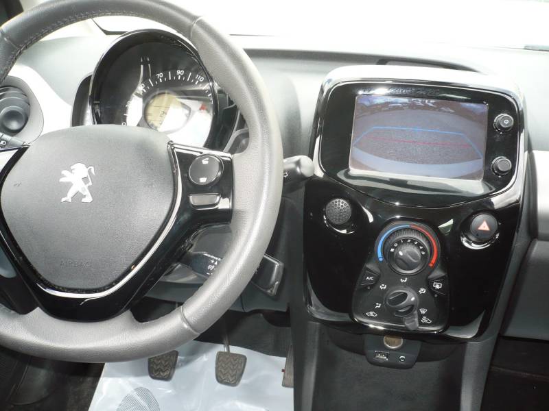 PEUGEOT 108 ESSENCE 82 CV  ALLURE FAIBLE KMS OCCASION A VENDRE A PERTUIS