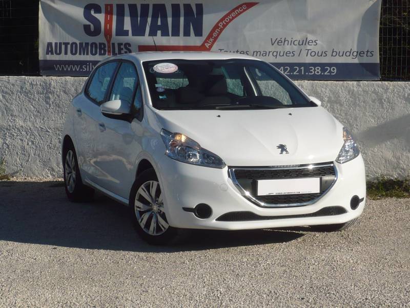PEUGEOT 208 VTI 82 CV GARANTIE 2 ANS OCCASION A VENDRE A AIX EN PROVENCE 