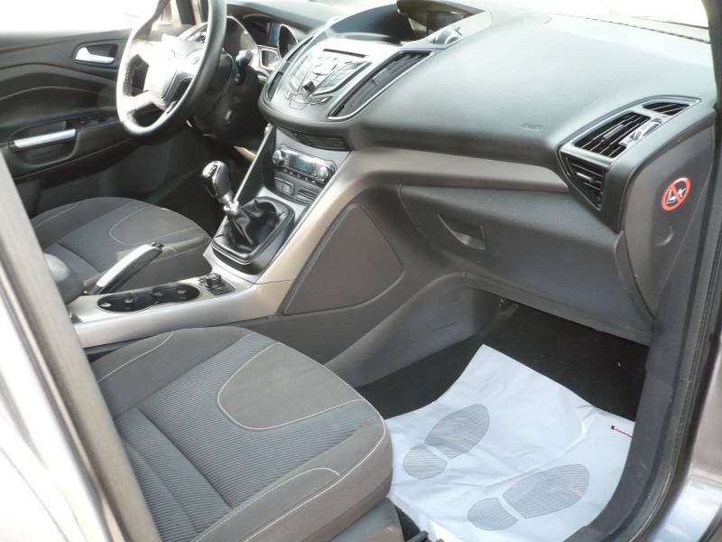 FORD KUGA TDCI 140 CV PETIT PRIX OCCASION A VENDRE A SALON DE PROVENCE 