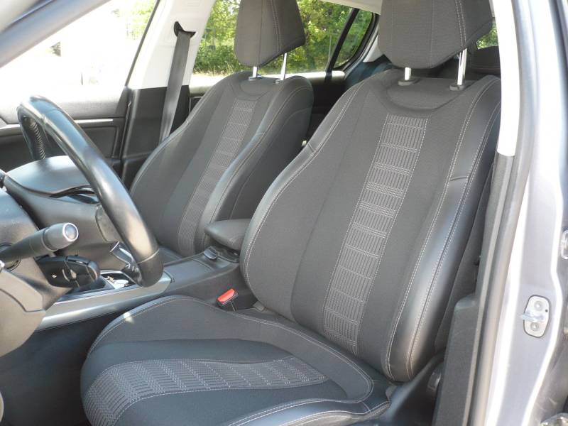 PEUGEOT 308 1.2L ESSENCE OCCASION PAS CHERE A VENDRE A AUBAGNE