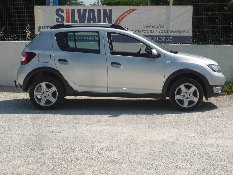 DACIA SANDERO STEPWAY ESSENCE 90 CV OCCASION A VENDRE A SAINT MAXIMIN LA SAINTE BAUME