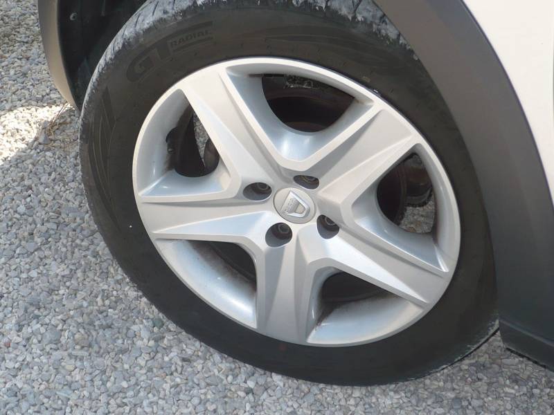 DACIA SANDERO STEPWAY ESSENCE 90 CV OCCASION A VENDRE A AUVAGNE