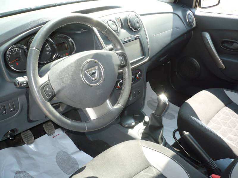 DACIA SANDERO STEPWAY ESSENCE 90 CV OCCASION A VENDRE A PUYRICARD