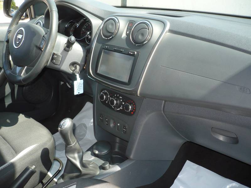 DACIA SANDERO STEPWAY ESSENCE 90 CV OCCASION A VENDRE A MARSEILLE PROVENCE 