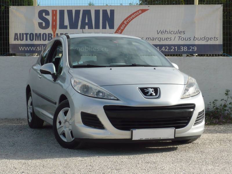 PEUGEOT 207 1.4L 95 CV ESSENCE OCCASION PAS CHERE A VENDRE A AIX EN PROVENCE