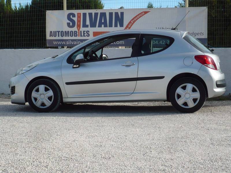 PEUGEOT 207 1.4L 95 CV ESSENCE OCCASION PAS CHERE A VENDRE A PUYRICARD