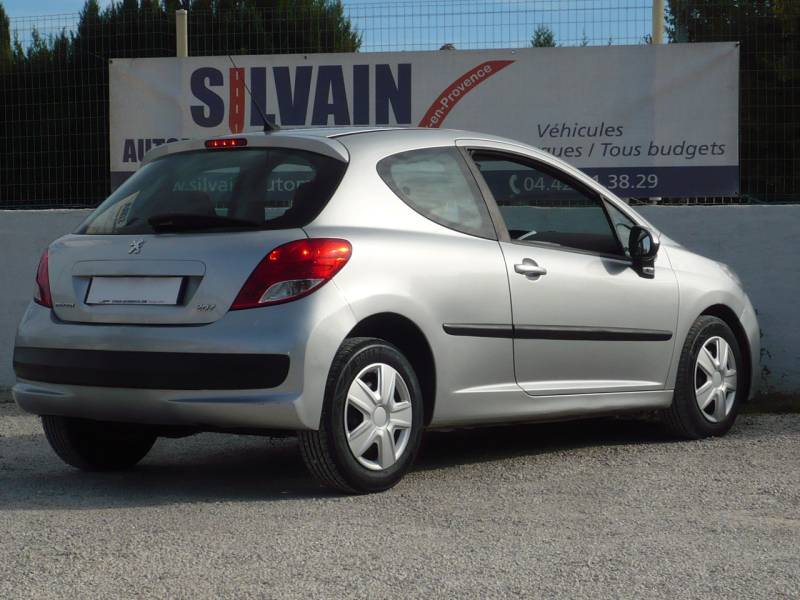 PEUGEOT 207 1.4L 95 CV ESSENCE OCCASION PAS CHERE A VENDRE A PERTUIS