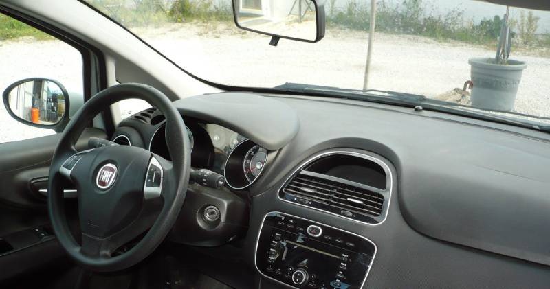 FIAT PUNTO 1.2L 70 CV CLIM OCCASION PAS CHERE A VENDRE A PUYRICARD