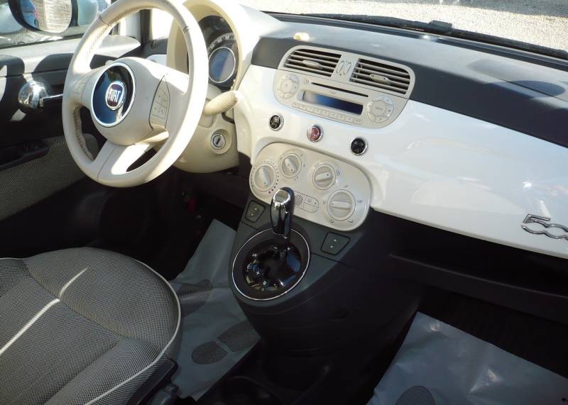 FIAT 500 BOITE AUTOMATIQUE ESSENCE LOUNGE OCCASION PETIT PRIX A VENDRE A AIX MARSEILLE 