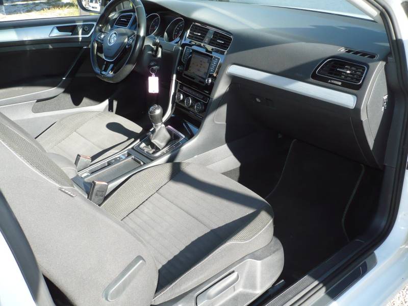 VOLKSWAGEN GOLF 7 ESSENCE TSI 105 CV OCCASION PAS CHERE A VENDRE A SALON DE PROVENCE 