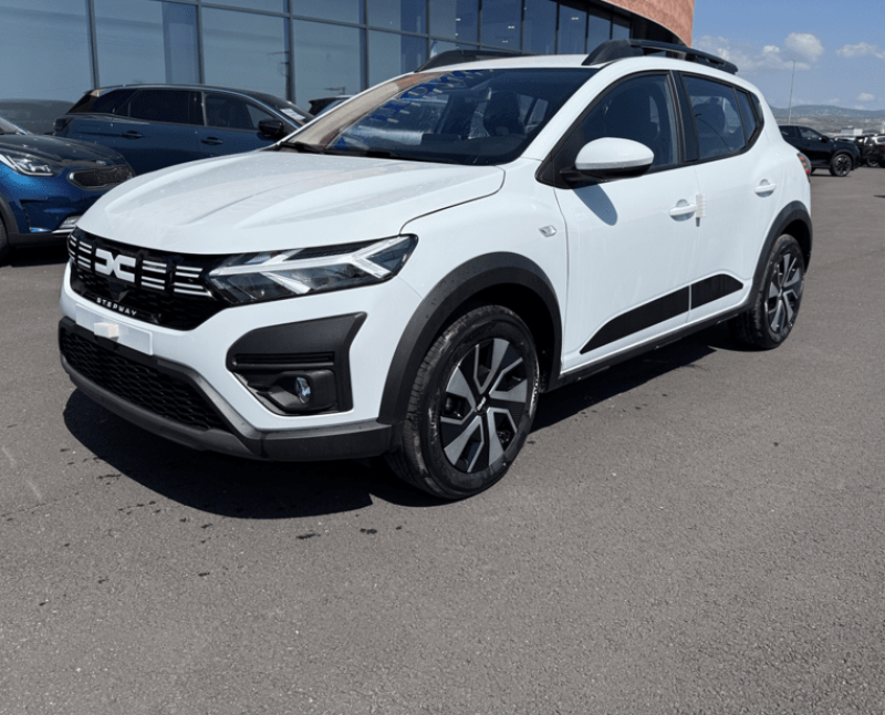 DACIA SANDERO NEUVE BOITE AUTO ESSENCE 90CV DISPO A AVENDRE A MARSEILLE