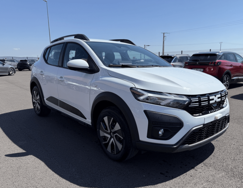 DACIA SANDERO NEUVE BOITE AUTO ESSENCE 90CV DISPO A AVENDRE A AIX EN PROVENCE 