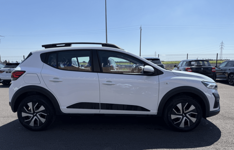 DACIA SANDERO NEUVE BOITE AUTO ESSENCE 90CV DISPO A AVENDRE A MANOSQUE