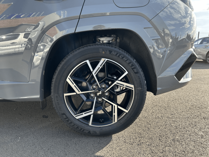 HYUNDAI TUCSON HYBRIDE NEUF DISPO A VENDRE A MARSEILLE PROVENCE AEROPRT 