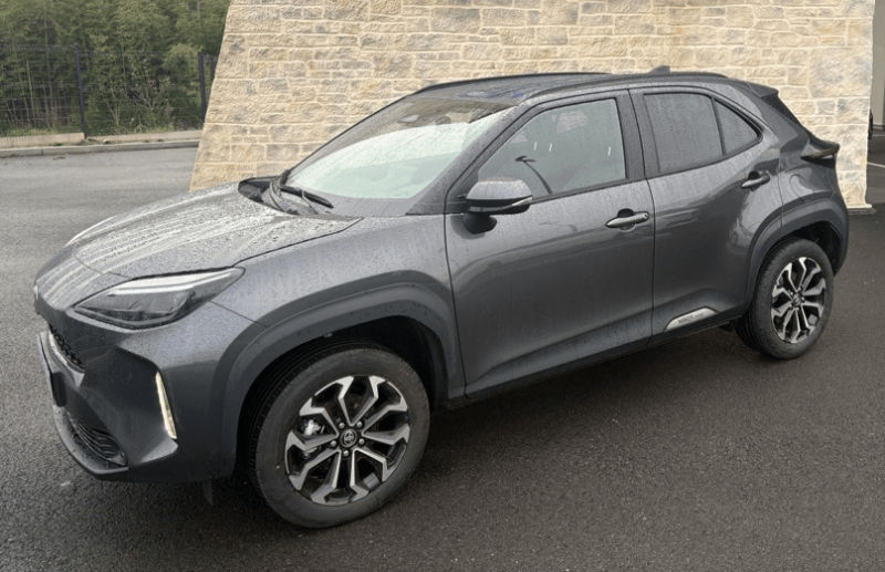 TOYOTA YARIS CROSS HYBRIDE 130 MY25 NEUVE DISPO A VENDRE A AIX EN PROVENCE 