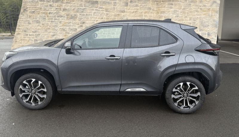 TOYOTA YARIS CROSS HYBRIDE 130 MY25 NEUVE DISPO A VENDRE A EGUILLES