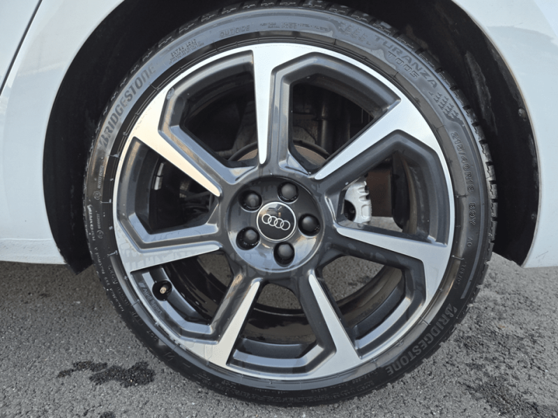 AUDI A1 TFSI 116 CV ESSENCE BOITE AUTO S LINE S-TRONIC A VENDRE A MARIGNANE 