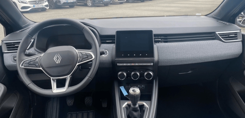 RENAULT CLIO V ESSENCE TCE 90 CV TECHNO PACK CARPLAY OCCASION FAIBLE KMS A VENDRE A PUYRICARD