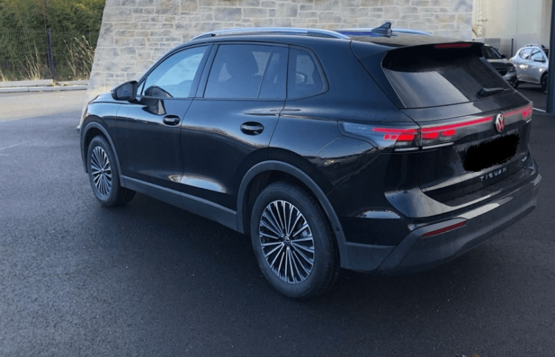 VOLKSWAGEN TIGUAN ESSENCE BVA NEUF A VENDRE  A MANOSQUE