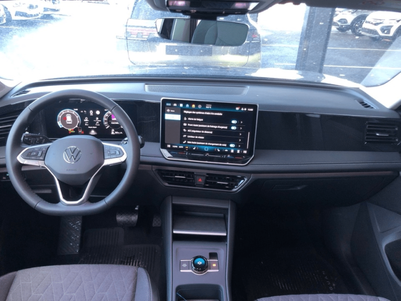 VOLKSWAGEN TIGUAN ESSENCE BVA NEUF A VENDRE  A PUYRICARD